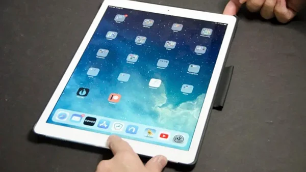 Sử dụng phím cơ để reset iPad