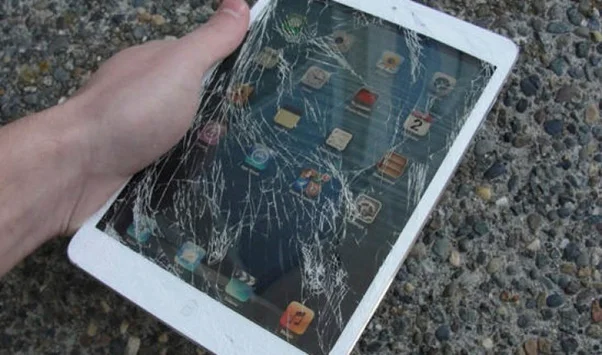 Màn hình iPad bị hở sáng sẽ gây ra hậu quả gì?